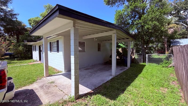 2548 Congaree Dr W, Jacksonville, FL 32211