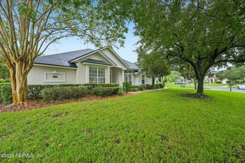 2548 Whispering Pines Dr, Fleming Island, FL 32003