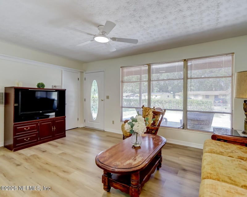 2554 Red Robin Dr E, Jacksonville, FL 32210