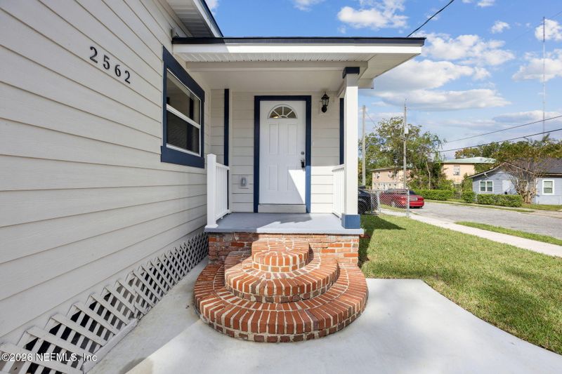 2562 Summit St, Jacksonville, FL 32204