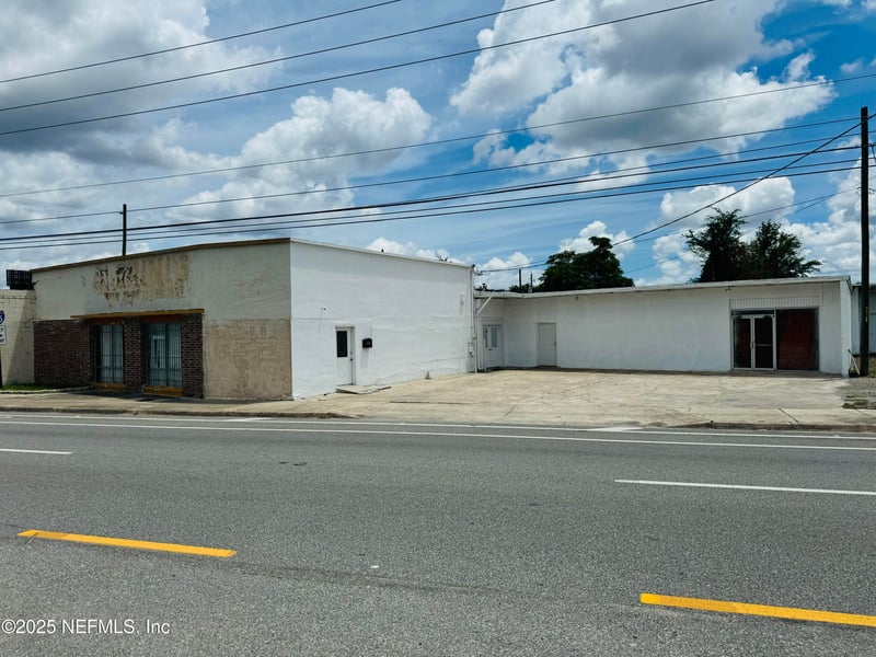 2565 Philips Hw, Jacksonville, FL 32207