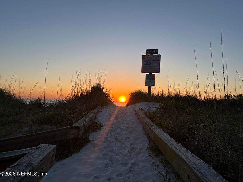 2566 Merrill Blvd, Jacksonville Beach, FL 32250