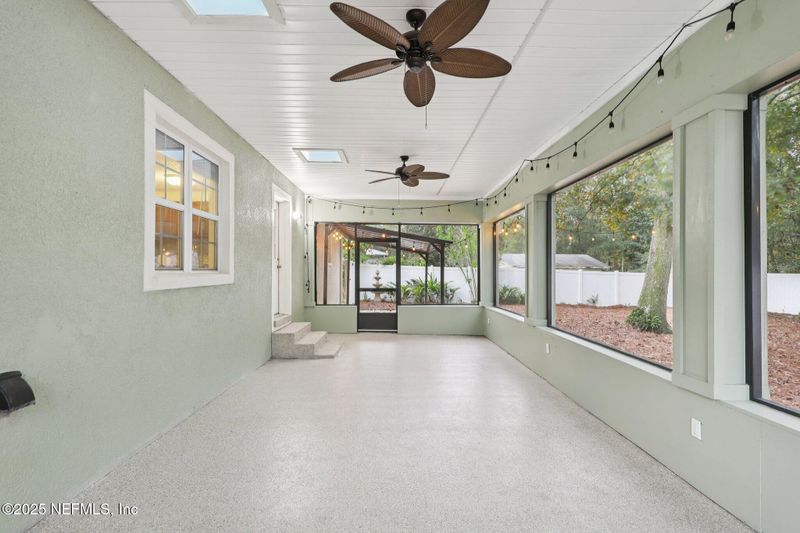 2574 Lofberg Dr, Jacksonville, FL 32216