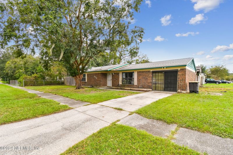 2576 Kenwood Dr E, Jacksonville, FL 32210