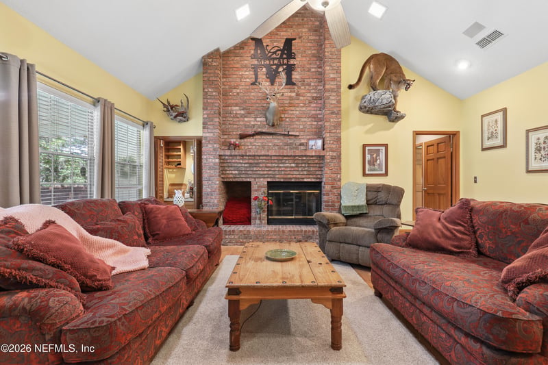 2587 Spreading Oaks Ln, Jacksonville, FL 32223