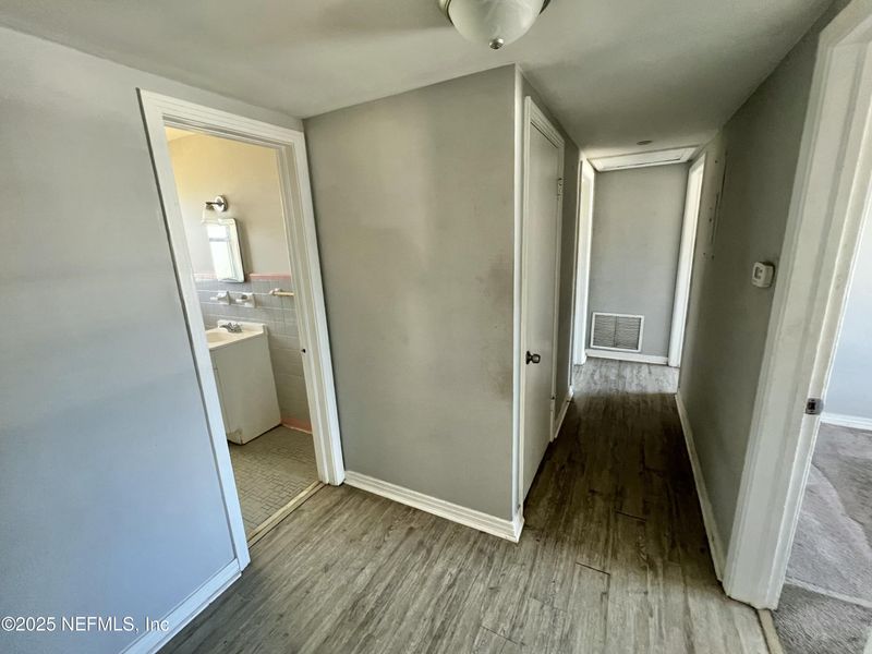 2609 Rogero Rd, Jacksonville, FL 32211