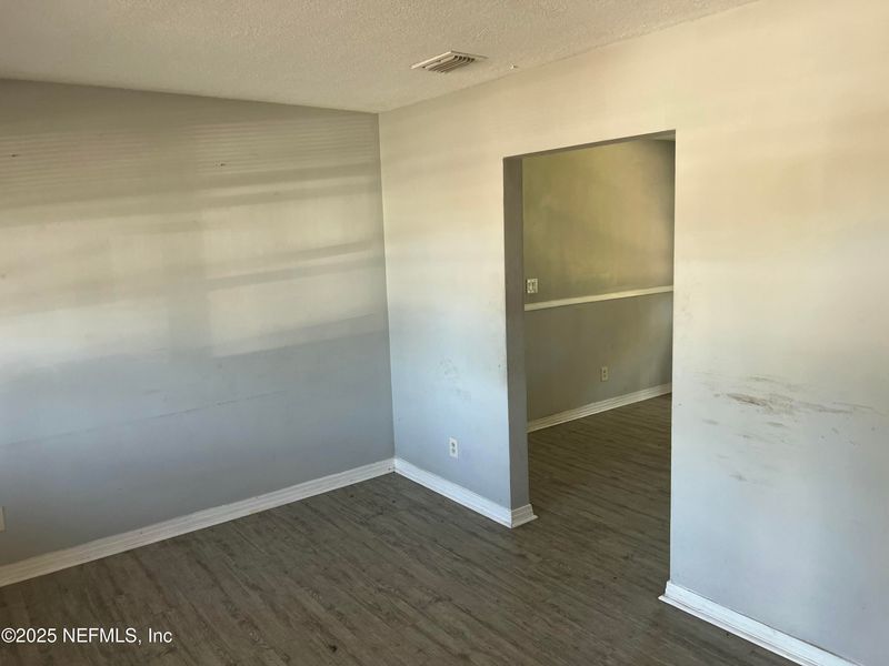 2609 Rogero Rd, Jacksonville, FL 32211