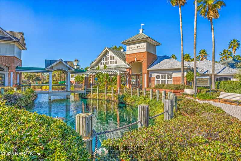 2676 Country Side Dr, Fleming Island, FL 32003