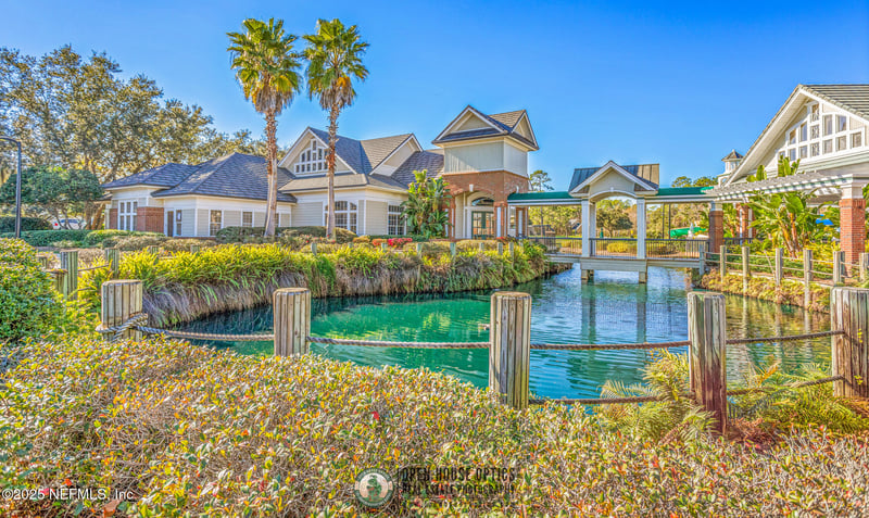 2676 Country Side Dr, Fleming Island, FL 32003