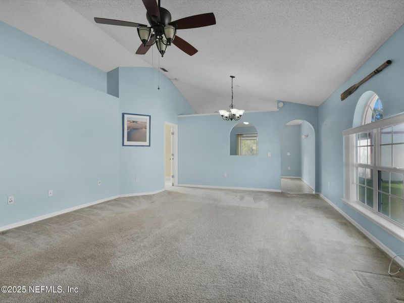 2692 Kimberly Forest Dr E, Jacksonville, FL 32246