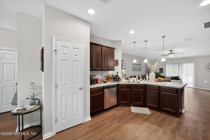 2696 Anniston Rd, Jacksonville, FL 32246