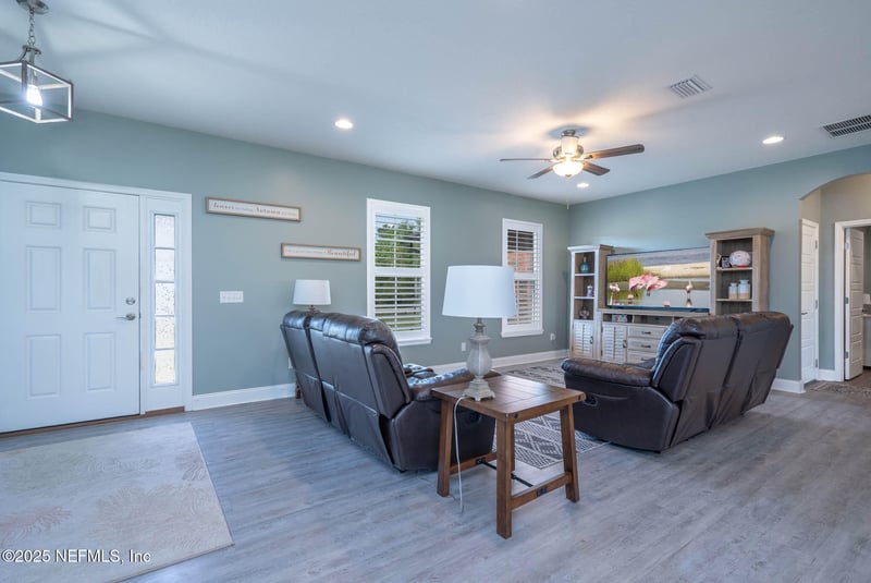 27078 W Ninth Ave, Hilliard, FL 32046