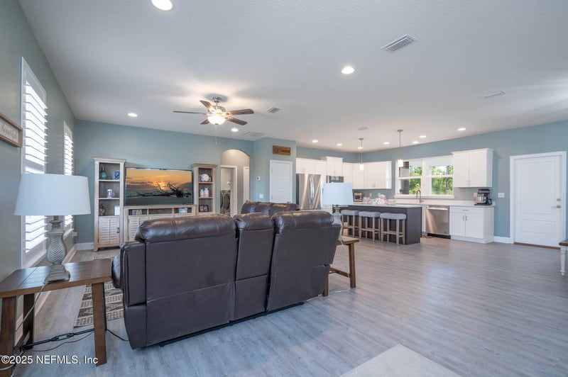 27078 W Ninth Ave, Hilliard, FL 32046