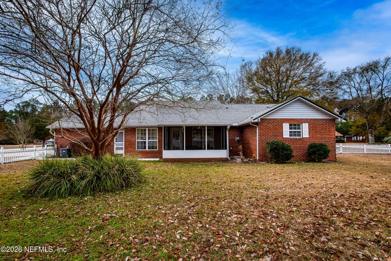 27112 Lake Dr, Hilliard, FL 32046