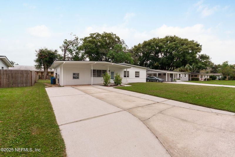 2717 Arlex Dr E, Jacksonville, FL 32211