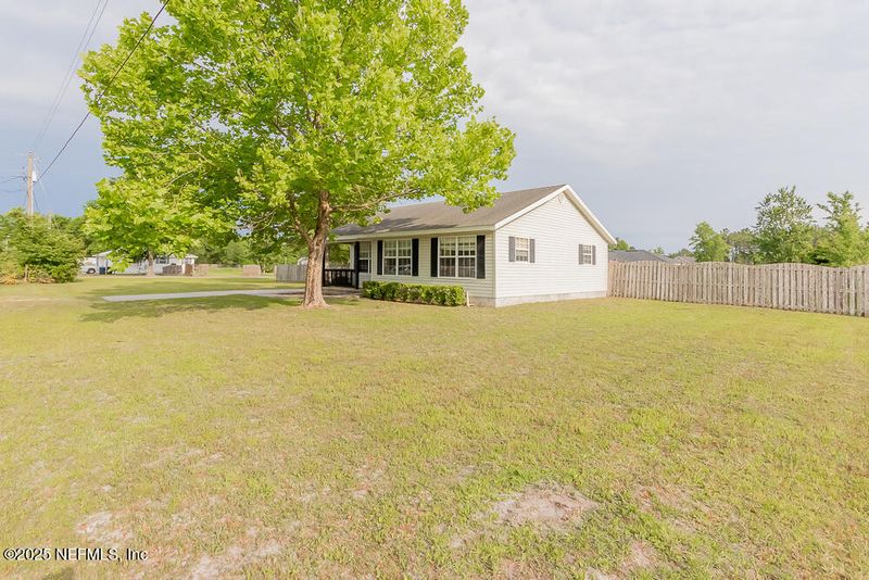 27293 W Thirteenth Ave, Hilliard, FL 32046