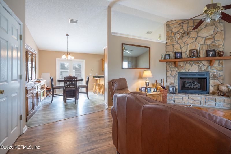 27333 W Fourteenth Ave, Hilliard, FL 32046