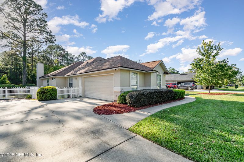 275 Edgewater Branch Dr, St Johns, FL 32259