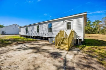 27585 W Fourth Ave, Hilliard, FL 32046