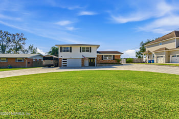 276 Baisden Rd, Jacksonville, FL 32218
