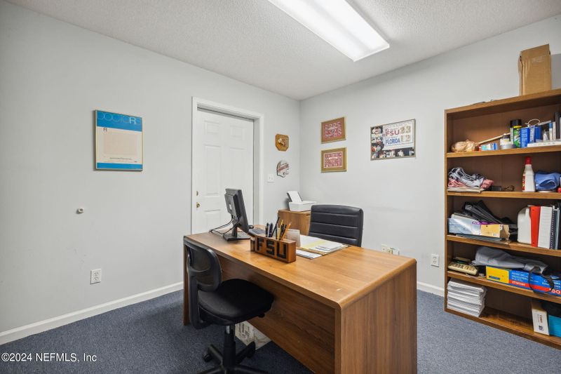 2762 Dunn Ave, Jacksonville, FL 32218
