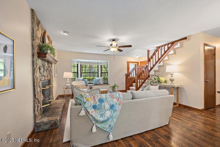 2768 N Periwinkle Ave, Middleburg, FL 32068