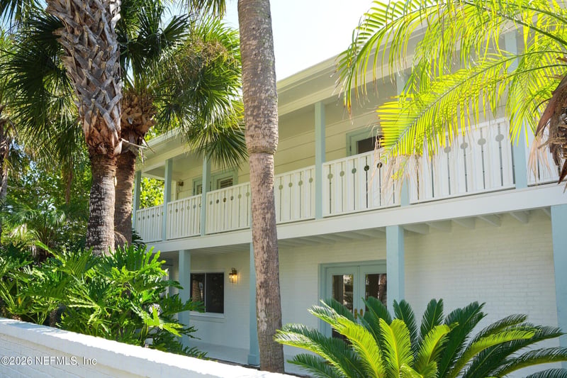 278 1st St, Atlantic Beach, FL 32233