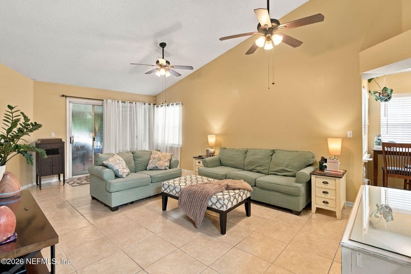 2786 Lantana Lakes Dr W, Jacksonville, FL 32246