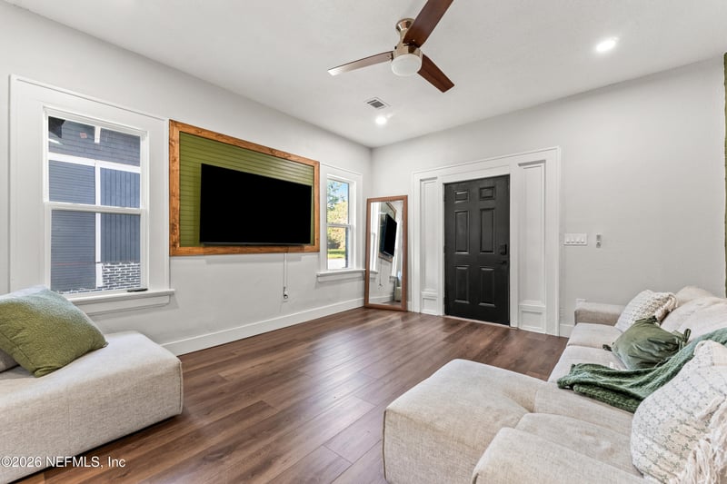 2811 N Market St, Jacksonville, FL 32206