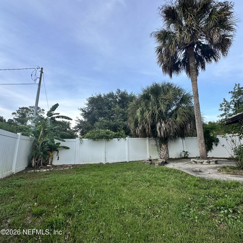2830 W Lantana Lakes Dr, Jacksonville, FL 32246