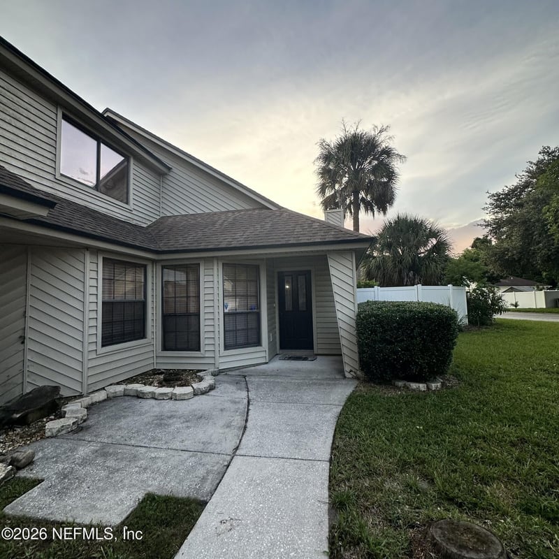 2830 W Lantana Lakes Dr, Jacksonville, FL 32246
