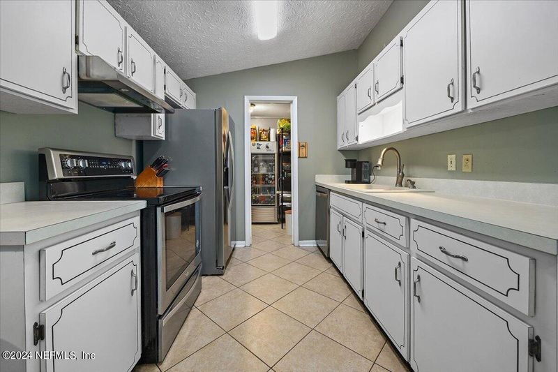 2856 Tulip Cir E, Jacksonville, FL 32246