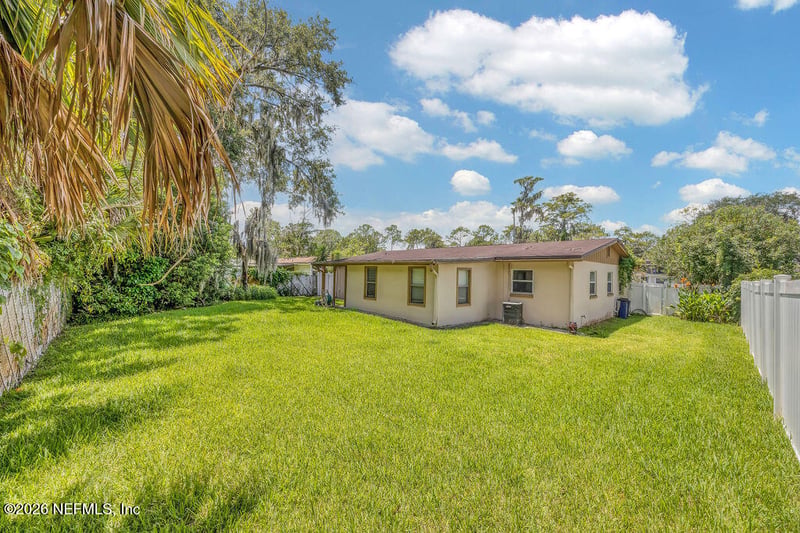 2859 Loran Dr W, Jacksonville, FL 32216