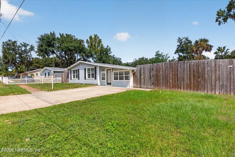 2865 Robinette Dr, Orange Park, FL 32073