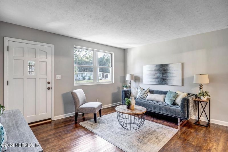 2876 Yellow Pine Dr, Jacksonville, FL 32277
