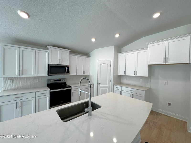 2885 Wild Pine Ln, Green Cove Springs, FL 32043
