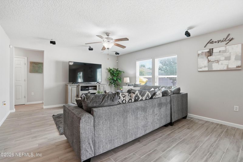 29 Auburn Oaks Rd W, Jacksonville, FL 32218