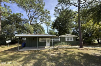 2905 Stonehurst Rd W, Jacksonville, FL 32277