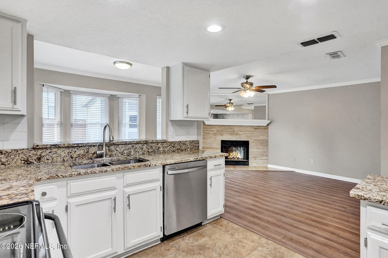 2923 Safeshelter Dr, Jacksonville, FL 32225