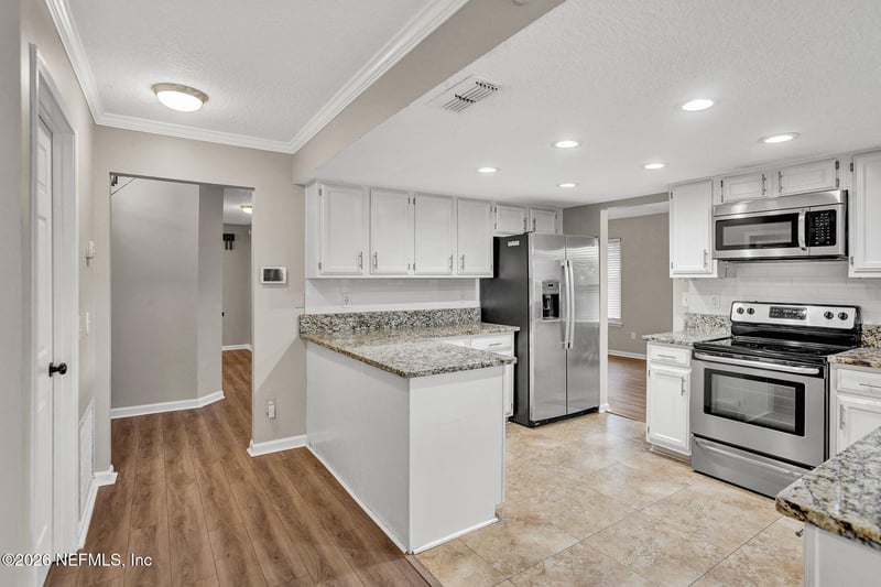 2923 Safeshelter Dr, Jacksonville, FL 32225