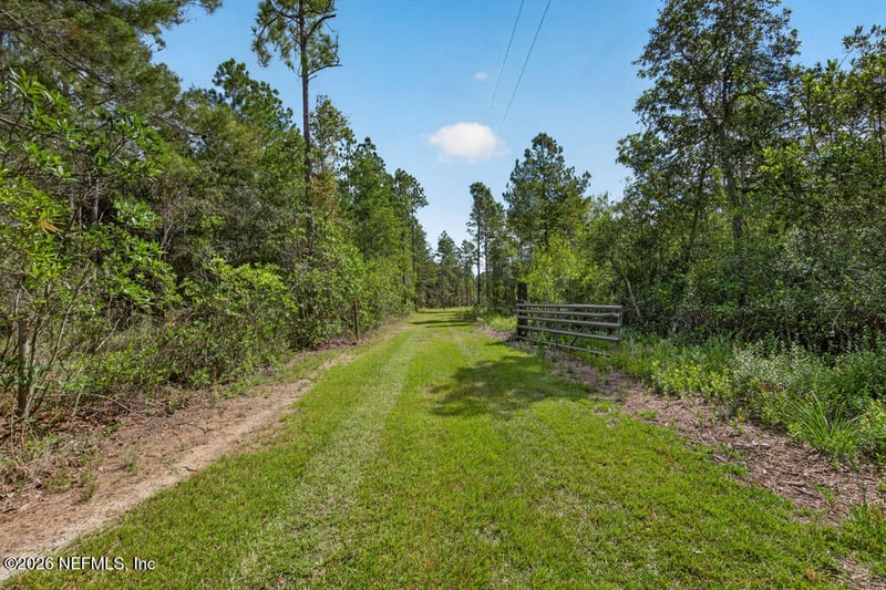 29233 Trails End Pl, Hilliard, FL 32046