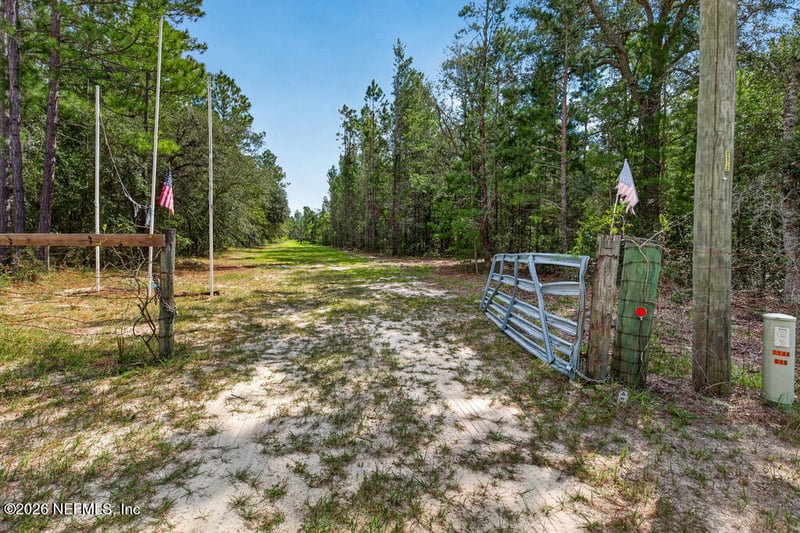29233 Trails End Pl, Hilliard, FL 32046
