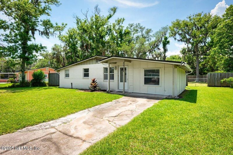 2924 Apollo Dr, Jacksonville, FL 32233