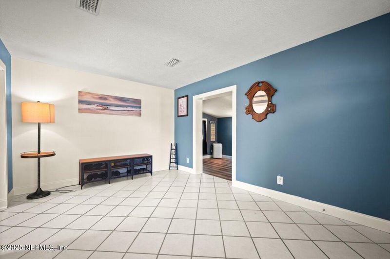 2924 Apollo Dr, Jacksonville, FL 32233