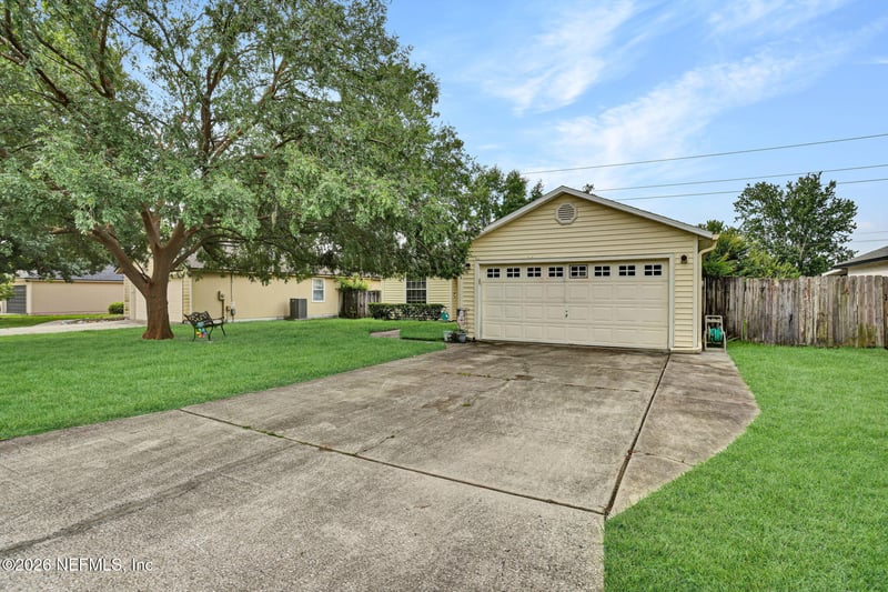 2925 College Park Dr, Middleburg, FL 32068