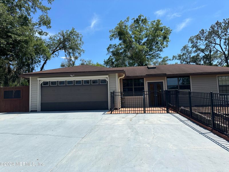 2933 Dakota Dr, Orange Park, FL 32065