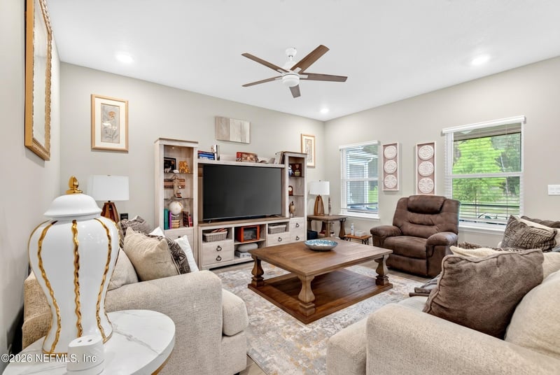 2948 Armsdale Rd, Jacksonville, FL 32218