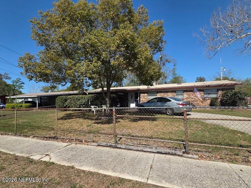 295 Bonnlyn Dr, Orange Park, FL 32073