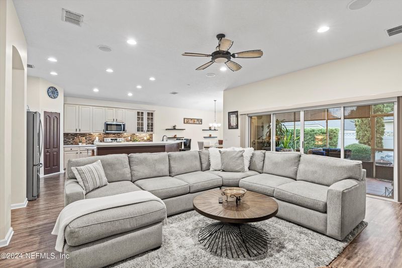 2987 Thorncrest Dr, Orange Park, FL 32065