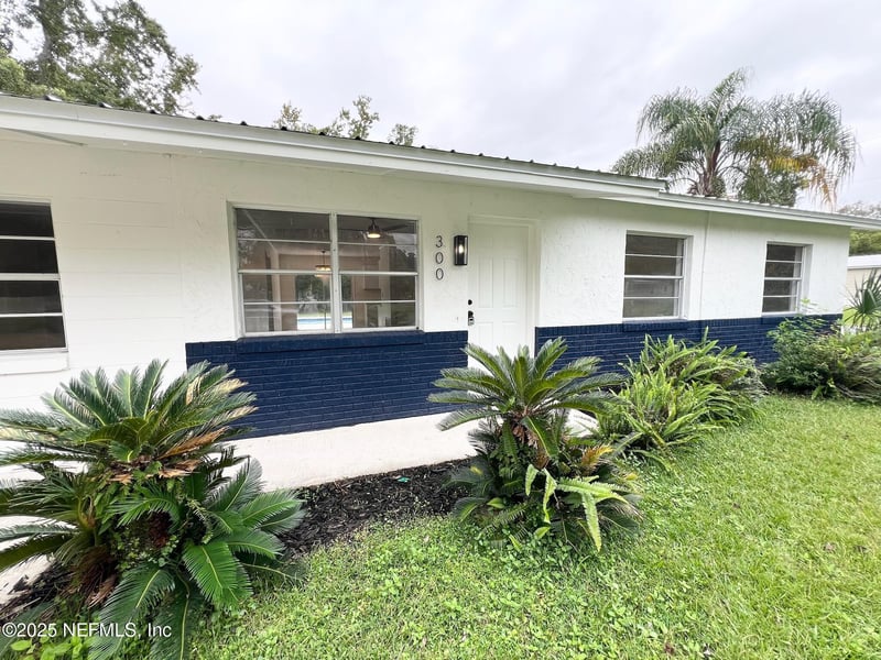 300 E Lattin St, Hastings, FL 32145